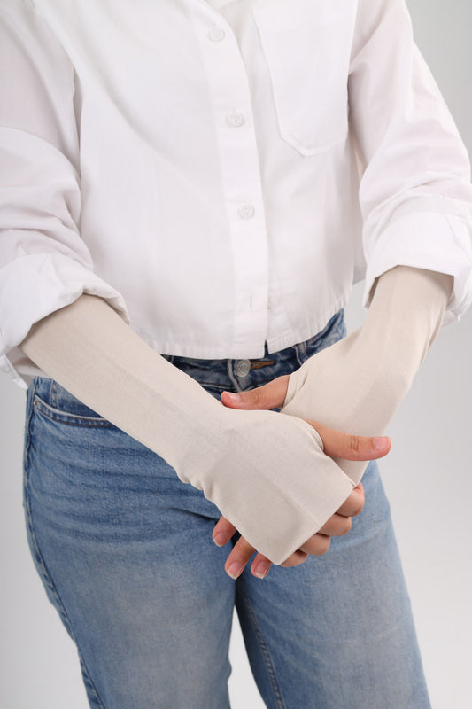 Sleeve with thumb