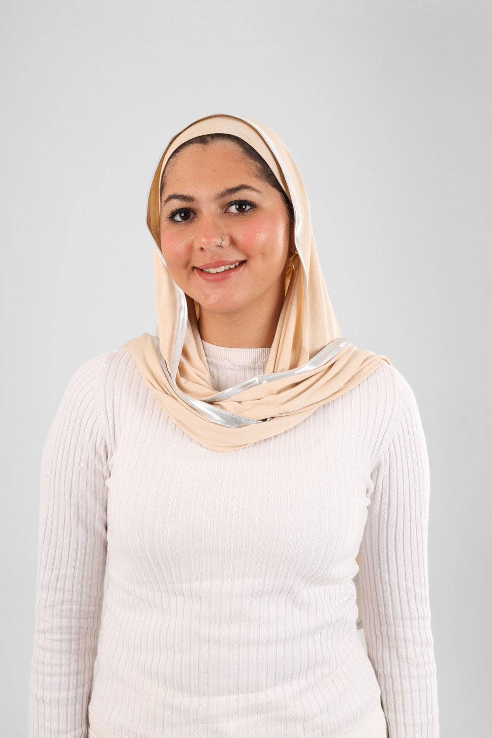 Cap scarf beige and silver