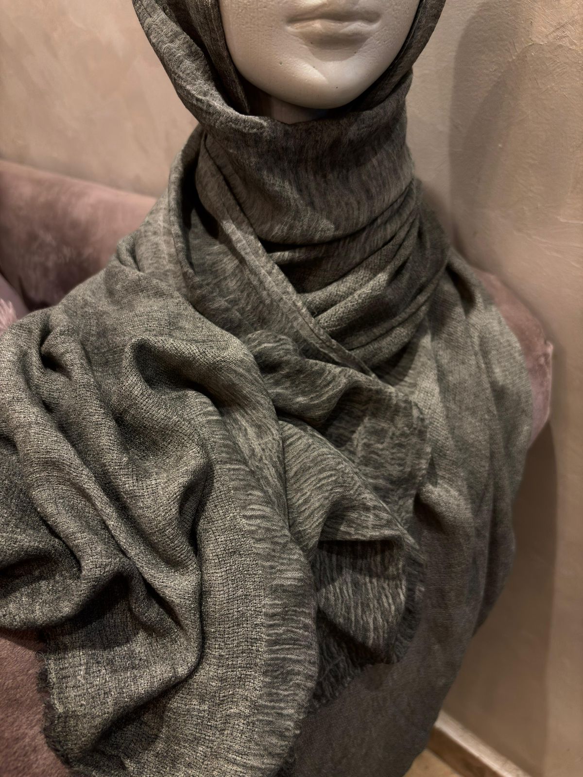 Half raffled and half Rassel Scarf